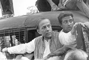 হাজার হাজার লোক ১৪৪ ধারা ভাঙবো